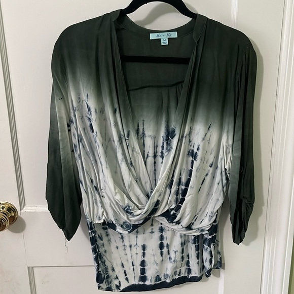 She + Sky top - Picture 3 of 6